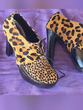 Carlos Falchi Lauren Leopard Haircalf Lace Up Platform Heels 5.5Absolutely str